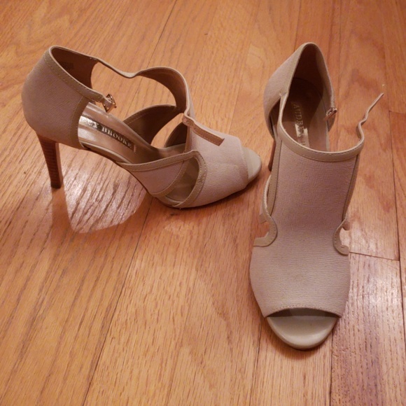 Heels - Picture 2 of 4